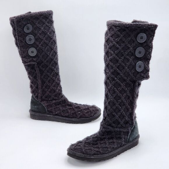 UGG Classic Cardy Knit Button Black Relaxed Boots in Size 6 - Picture 1 of 11